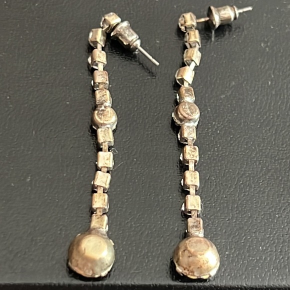 ๐๐๐๐Vintage Dark Grey and Clear Crystal Dangle Earrings - Picture 3 of 8